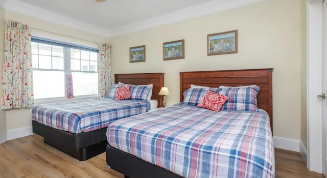 Четырёхместный люкс с балконом Atlantic Breeze Suites