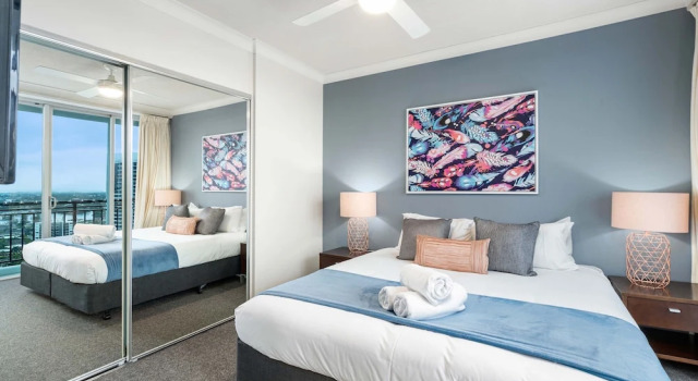 Номер Standard с 2 комнатами с балконом и с видом на окрестности Holiday Holiday Chevron Renaissance Apartments