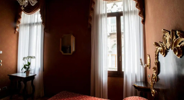 Двухместный номер Luxury с видом на канал Hotel Ateneo