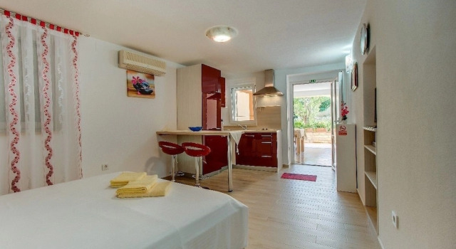 Leila - Apartment Leila 1, Забронировать Апартаменты/квартира Апартаменты Мали-Лошиня, рядом с Пляж Чикат Дог, Апартаменты/квартира