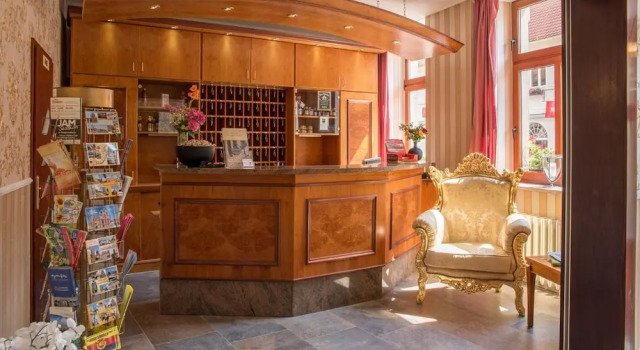 Hotel Schwarzer Adler Tangermünde, Prenota Hotel Tangermuende 