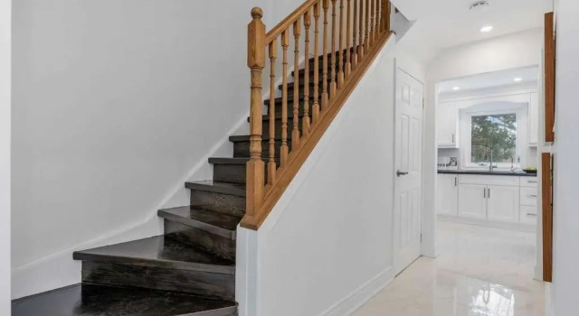 Modern main floor 3-bdrm apt backing onto a park, Varaa Hotelli Mississauga 