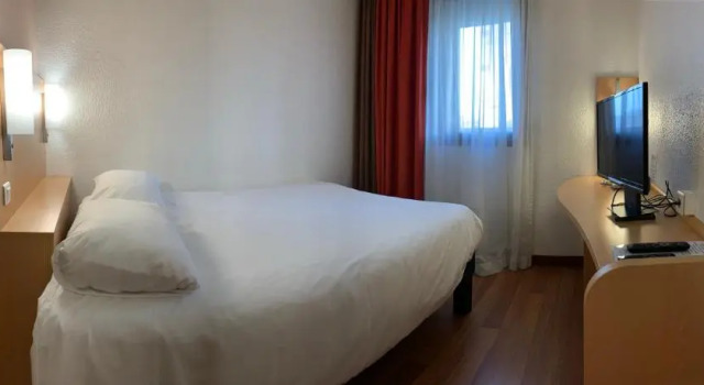 Одноместный номер Standard ibis Saint Quentin Basilique