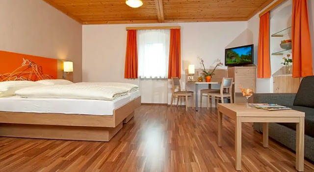 Hotel Kuchler-Wirt, Rezerwuj Hotel Hotele w Karyntia z parkingiem, Parking