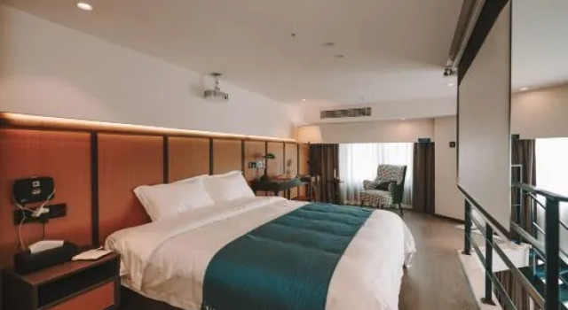 Семейный люкс SHiN  Hotel (Chongqing Dazhulin Branch)