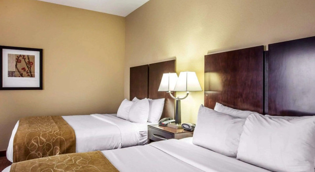 Четырёхместный люкс Comfort Suites Waycross