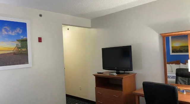 Номер Standard Days Inn & Suites by Wyndham Cambridge