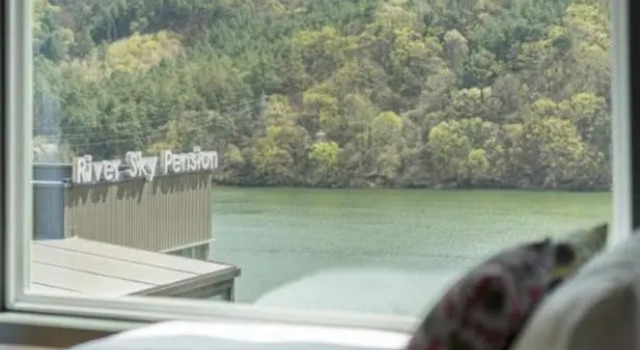 Коттедж Gapyeong River Sky Pension