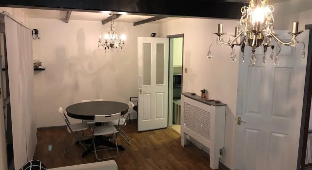 Family House Free Parking CITY Stadium, Забронировать Отель Отели Манчестера с парковкой, Парковка