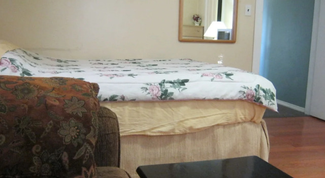 Двухместный номер Standard с балконом Kelowna Okanagan Lake Hostel