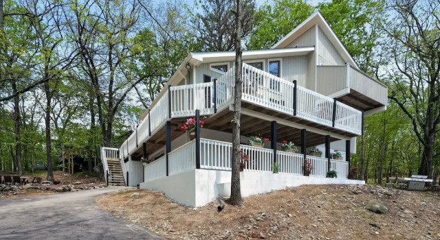 Pocono Sanctuary 10 Min To Falls Family Escape 3 Bedroom Home, Buchen Sie Ferienhaus Bushkill Pike County