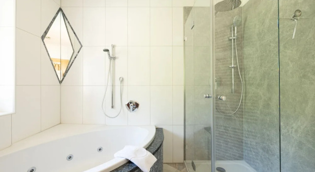 Апартаменты с балконом Riedz Apartments Innsbruck- Zentrales Apartmenthaus mit grüner Oase