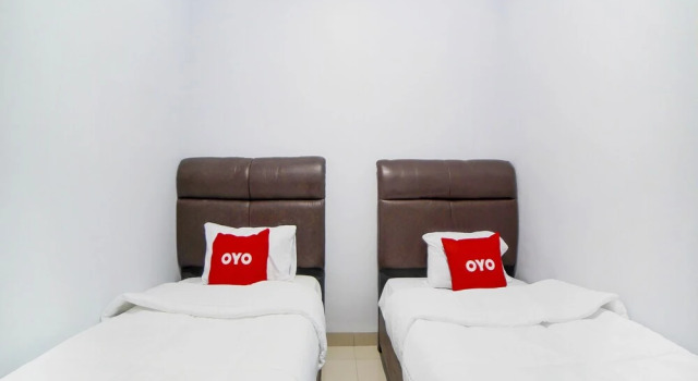 Sg Premium Guest House By Oyo Rooms, Rezerwuj Pensjonat Medan Sumatra