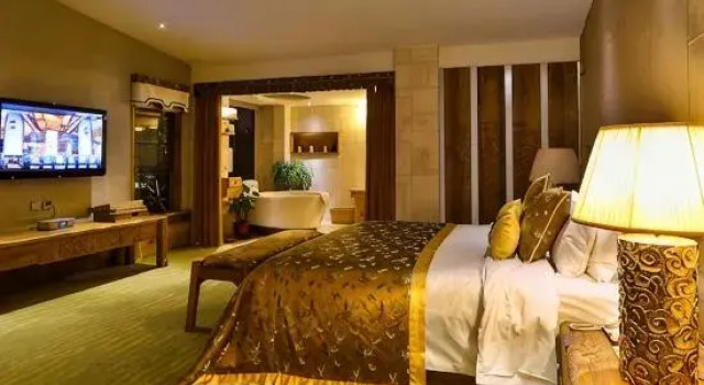 Люкс с красивым видом из окна HuanHuaHongTai hotel