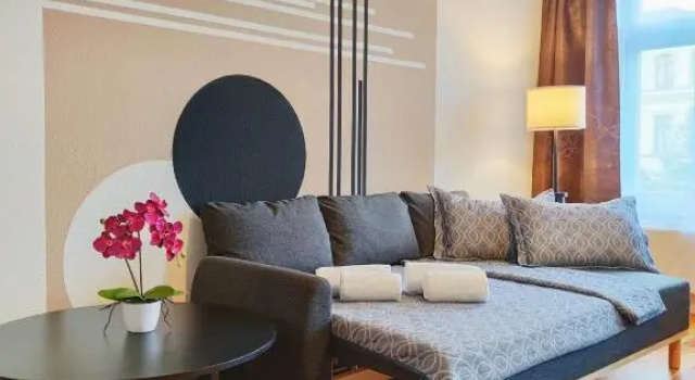 Exclusive Suite South Central