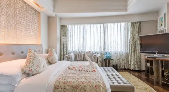 Люкс Ambassador Luxemon Xinjiang Hongfu Hotel