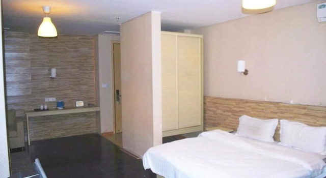 Jiaozuo Friday Express Hotels, Rezervovat Hotel Jiaozuo Henan