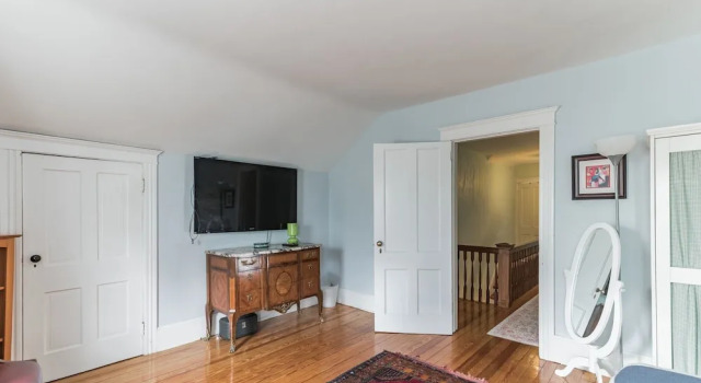 Spacious Victorian Home With Mountain Views And Lots Of Fun Extras!! 5 Bedroom Farmhouse by RedAwning, Prenota Casa vacanze Rosendale Ulster County