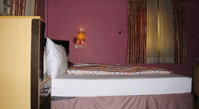 Nirvana Hotel and Suites, Rezervovat Hotel Sagamu Shagamu