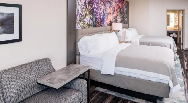 Четырёхместный номер Standard Hotel Indigo Frisco by IHG