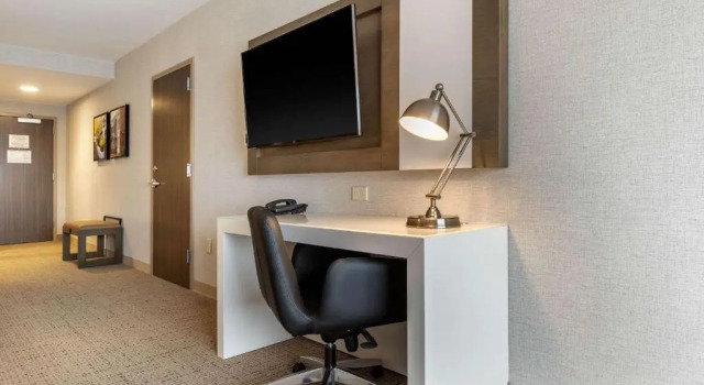 Номер Standard Cambria Hotel West Orange