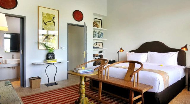 Room & Vespa Suite 1