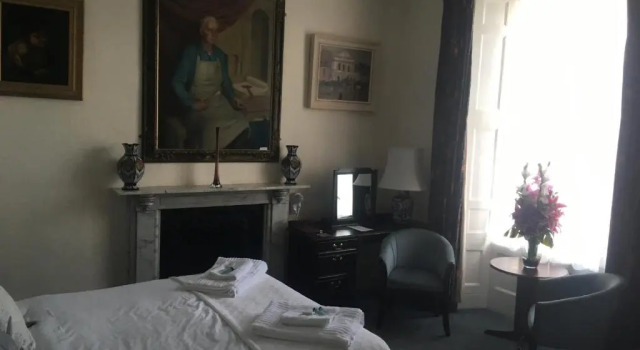 Номер Premier The White Hart Hotel