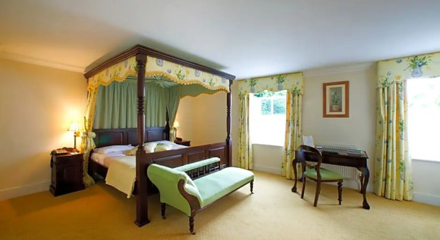 Номер Premier Esseborne Manor Hotel