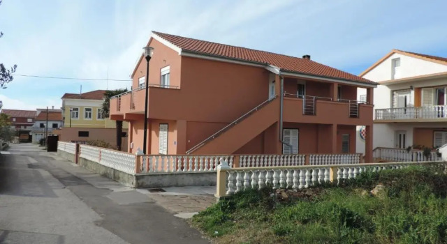 Апартаменты с 4 комнатами Apartment Tina