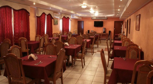 Regina Kirpichnikova, Prenota Hotel Sovetsky district 