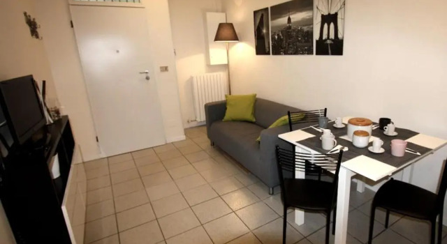 Casa Bebe - adiacenze Policlinico e Universita', Varaa Hotelli Hotellit Modena pysäköinnillä, lähellä Piazza Grande, Pysäköinti