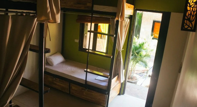 tropic hostel and restaurant, Book Hostel / Vandrerhjem Hostels i Binh Thuan, Hostel / Vandrerhjem