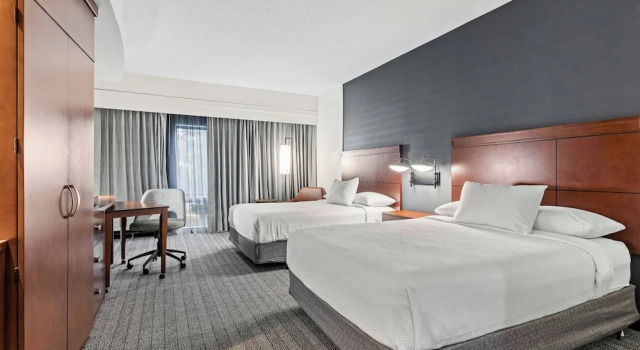 Люкс c 1 комнатой Courtyard by Marriott Clarksville