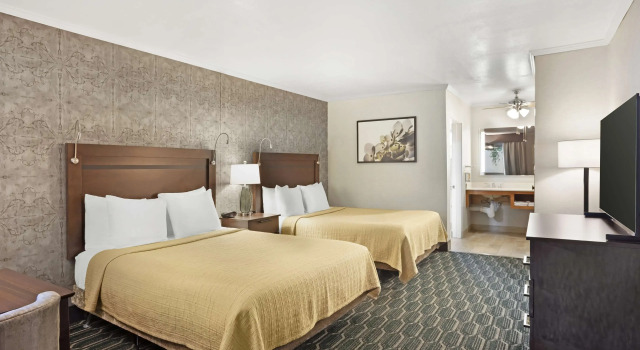 Четырёхместный номер Standard Best Western Plus Black Oak