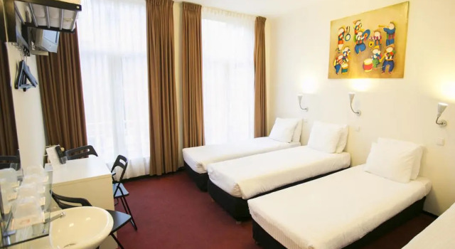Четырёхместный номер Standard Quentin Arrive Hotel