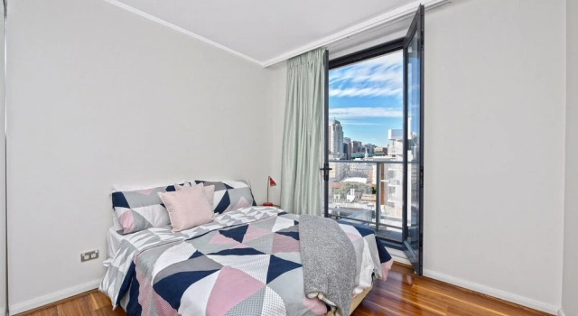 Deluxe Sydney Central Penthouse with Pool and Gym, Забронировать Отель Сидней Sydney Region, рядом с Daily Telegraph Home Improvement Expo