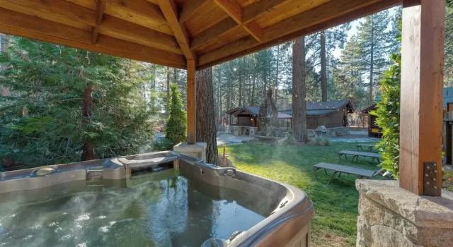 Коттедж с 3 комнатами с балконом Lake Star by Avantstay Hot Tub, Walk to Beach