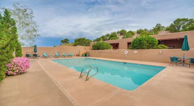 Коттедж Heated Pool Access! Mtn-View Santa Fe Home, Patio