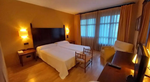 Двухместный номер Standard с видом на горы Hotel Cotiella