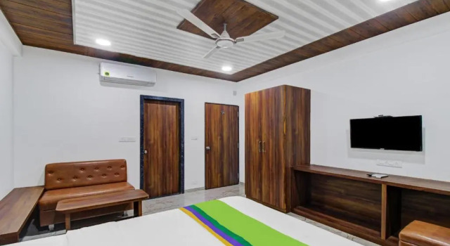 Двухместный номер Deluxe Treebo Hotel Rk Inn, Railway Station