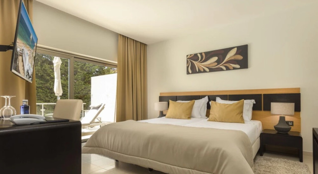 Двухместный номер Standard с балконом и с видом на сад Caneiros Luxury House & Suites