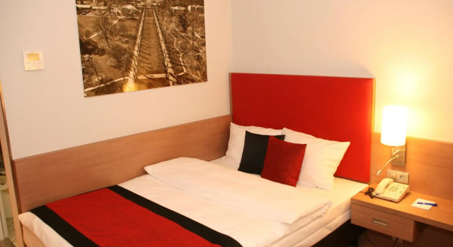 Congress Hotel am Stadtpark, Rezervovat Hotel Hotely v Hannover s bazénem, Bazén
