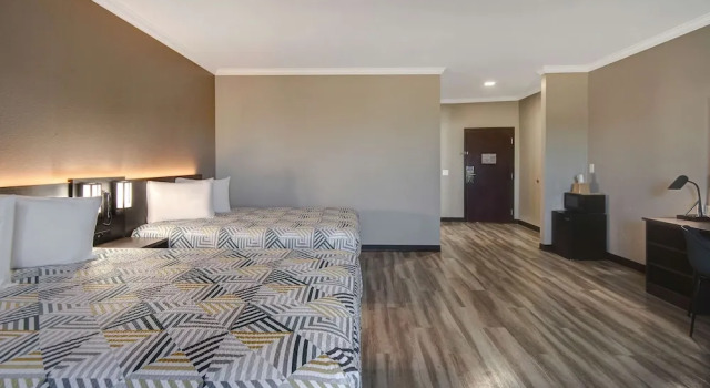 Четырёхместный номер Standard Motel 6 Fort Worth, TX – I-35 & I-20