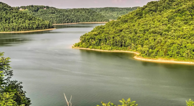 Апартаменты Center Hill Lake Rental: Steps to Hurricane Marina