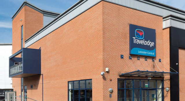 Travelodge Leicester Central, Забронировать Отель Отели и гостиницы Лестера, рядом с Стадион «Велфорд-Роуд», Отель