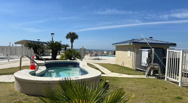 Plantation Palms 6103