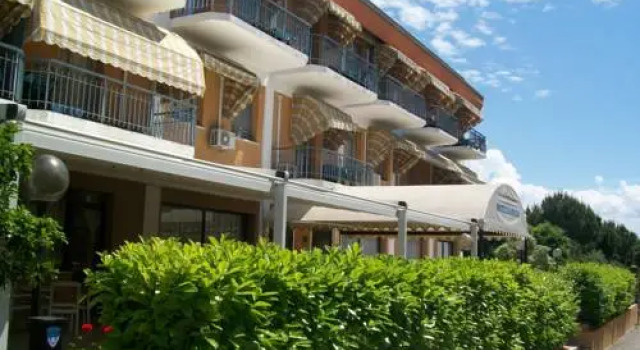 Hotel Garden, Забронировать Отель Отели Тосколано-Мадерно 3 звезды, 3*