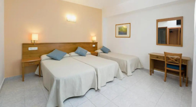 Трёхместный номер Standard Hostal Mallorca
