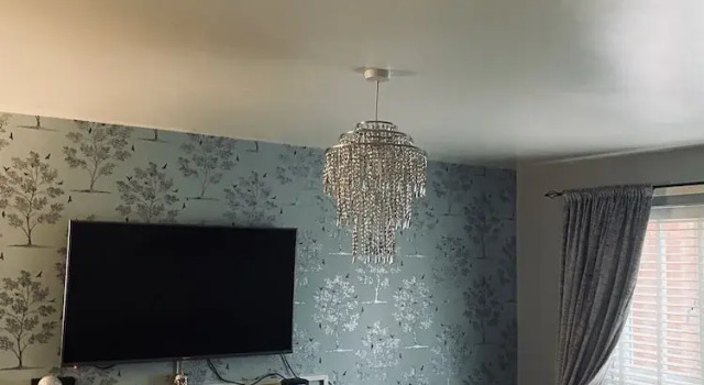Beautiful House Minutes Away From Liverpool Airport With Huge Garden, Varaa Lomakoti Mökit kohteessa Merseyside, Mökki