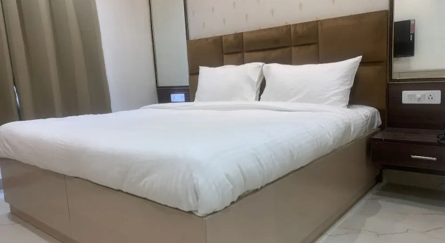 Двухместный номер Standard Hotel Royal Saffron By Majesta Stays